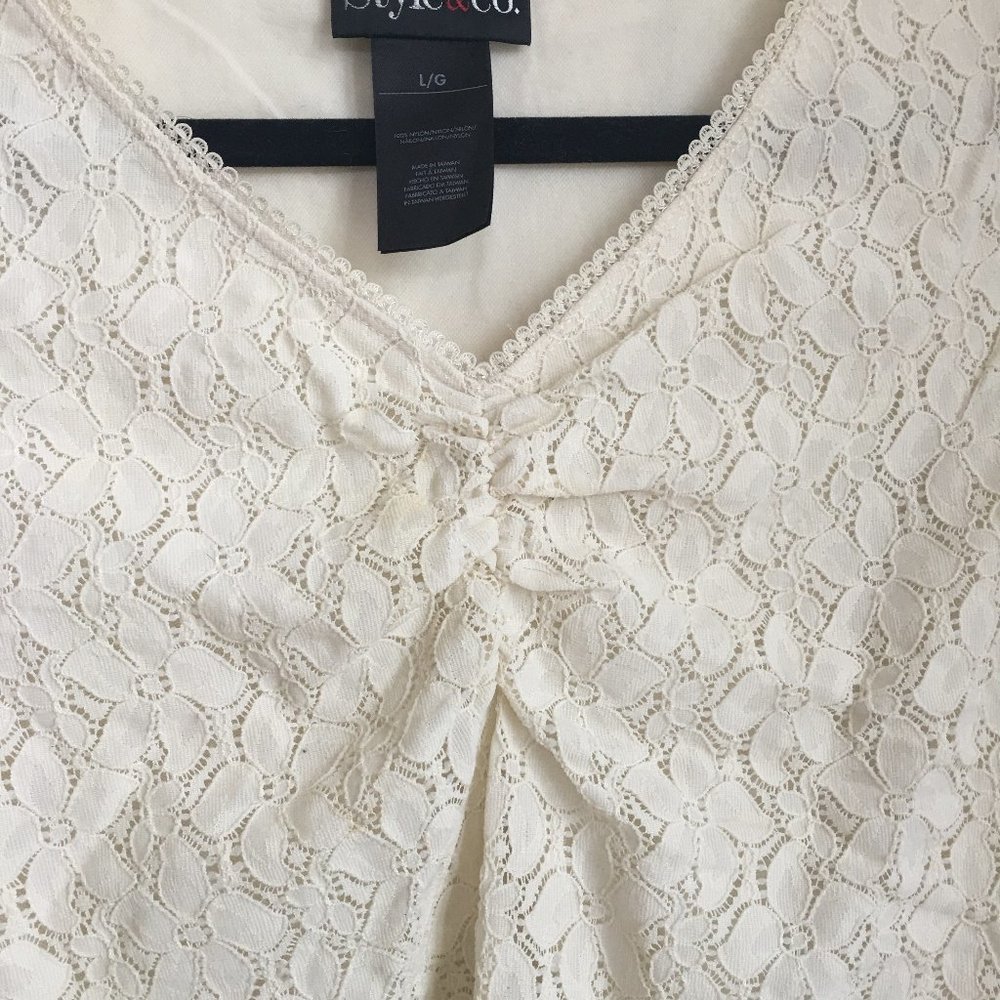 Lace top - Picture 3 of 4